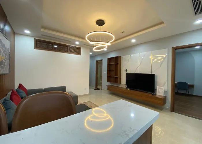 Asahi Luxstay - Golden Park Big Corner Apartment With Cau Giay Park View
