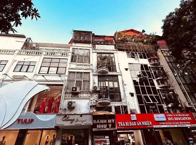 Rosy Old Quarter Homestay