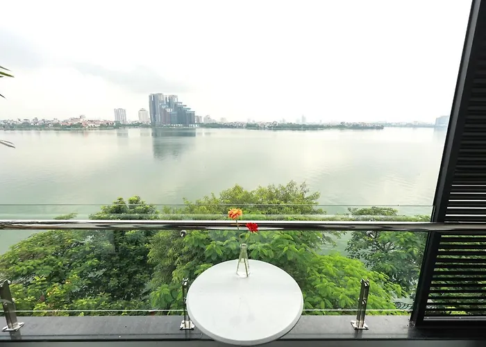 Small Home Lake View - Self Check-In