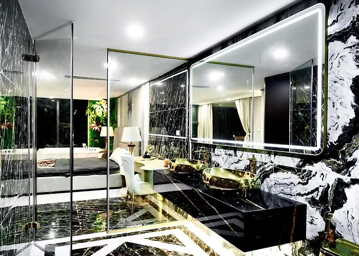 Royal Penhouse Duplex Nguyen Xien