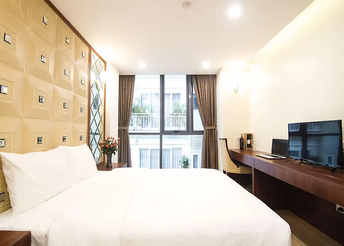 Canary Hotel & Apartment