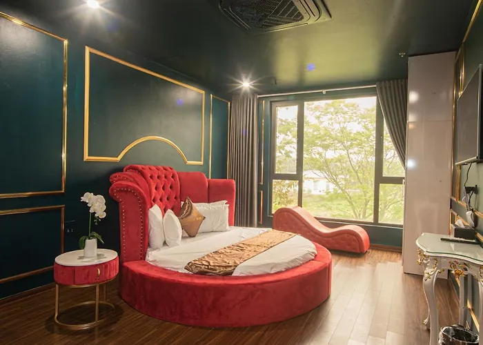 Royal Hotel & Apartment