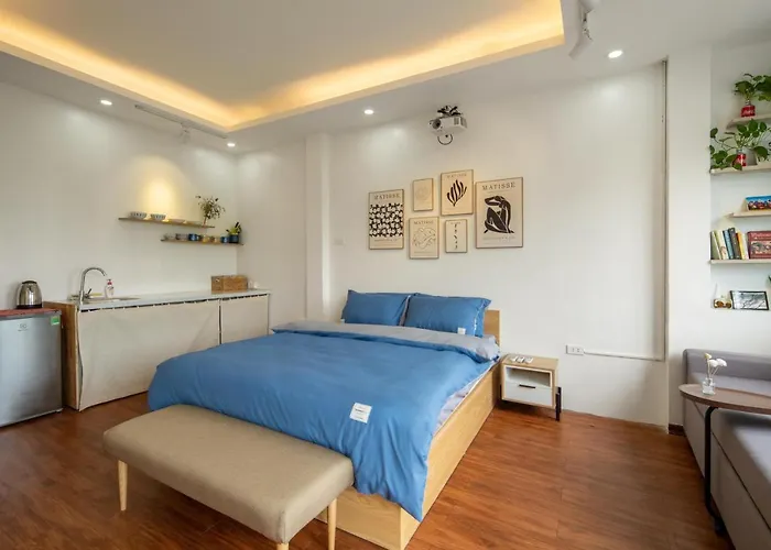 Holly\'S Balcony Bliss Homestay