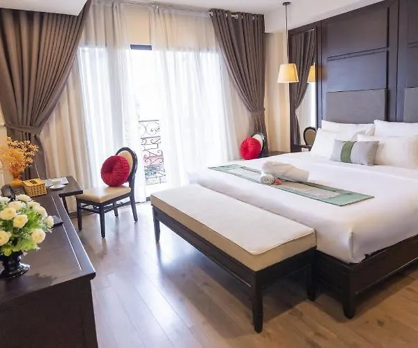 Hanoi Center Silk Charming Hotel & Travel