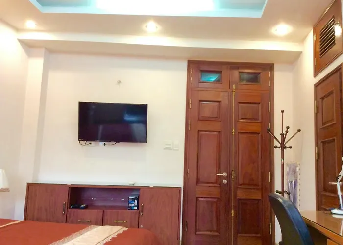 Studio Apartment Filled With Nature Light Near The Hanoi Opera House Can Ho Day Du Tien Nghi Co Thang May Gan Nha Hat Lon
