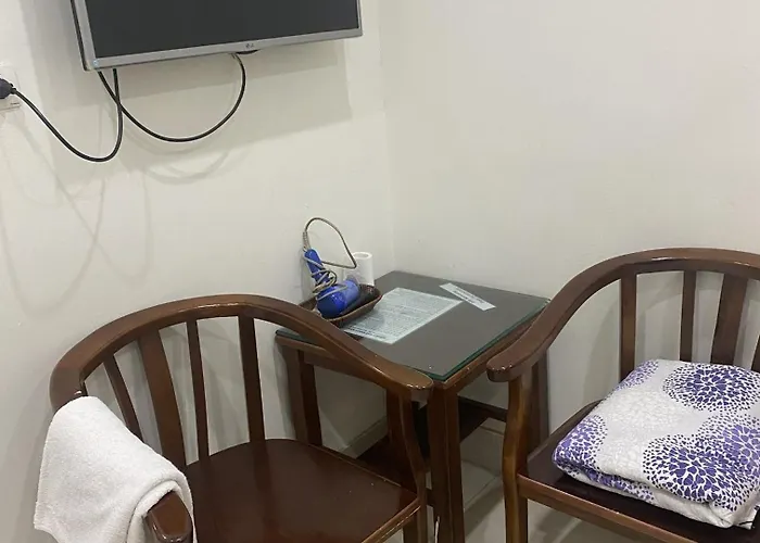 Nam Cuong Motel - Phong Don Co Cua So Thoang Mat Khep Kin - Thang May