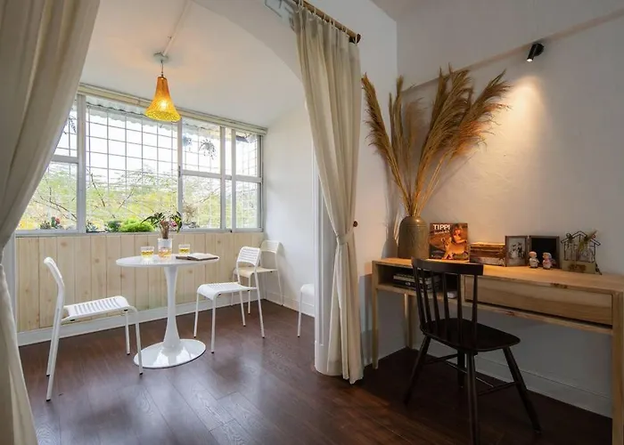 L\'Amant Homestay 2