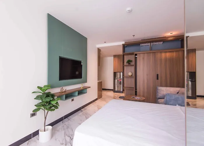 Luxe Paradise Suites Hotel Hoang Cau