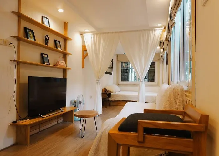 Vintage House In Central Of Old Quarter 2 Bedrooms With Healing Vibe