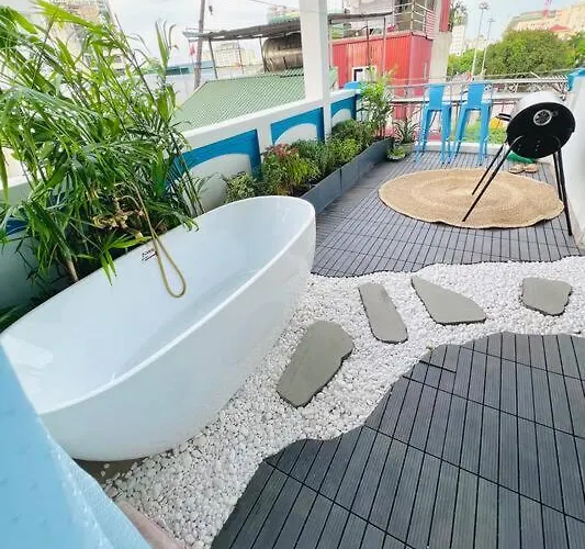 Lushstay Rooftop - Hanoi Train Station