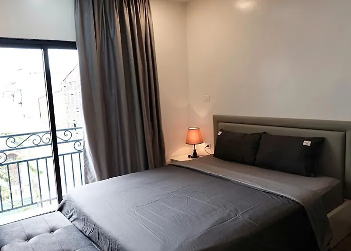 Ht5B - Old Quarter / Blue Room /Open Balcony