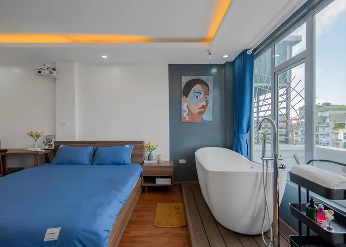 Holly\'S Elegance Retreat With Bathtub In Old Quarter