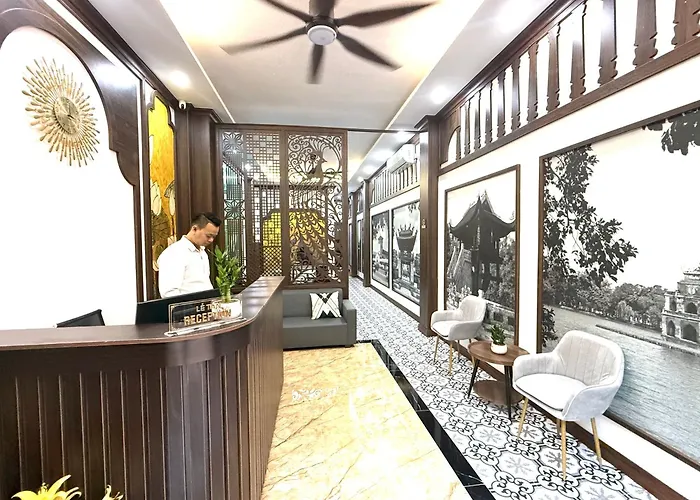 The Queen Hotel & Spa 2