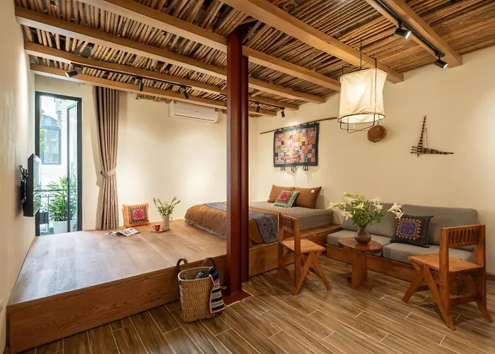 Royal Villa In Hanoi Center/Big Group 10+/Rooftop