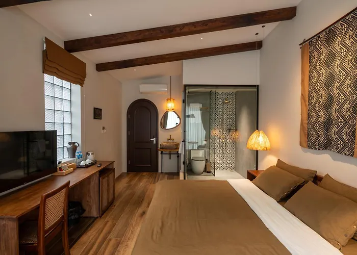 Phen Art House, Artistic Living In The Heart Of Old Quarter