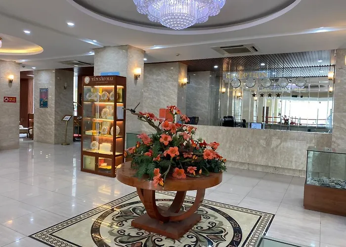 NguyẽN QuyèN Hotel