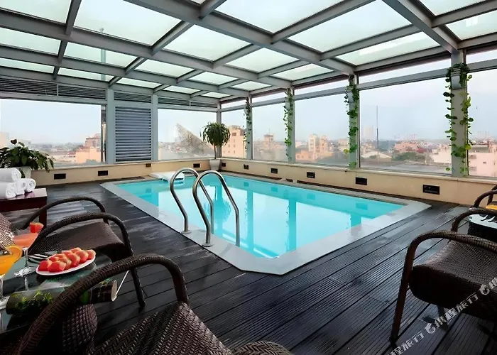 Bay Luxury -Skylark Hotel - 15 Phan Dinh Phung