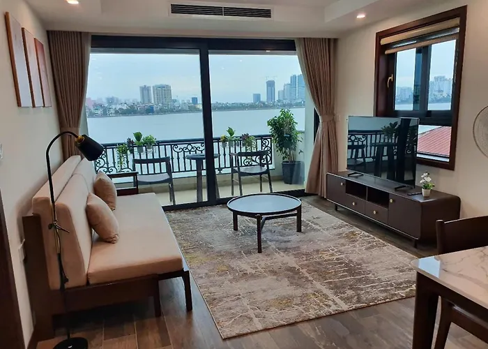 Lakeside Retreat - Tay Ho