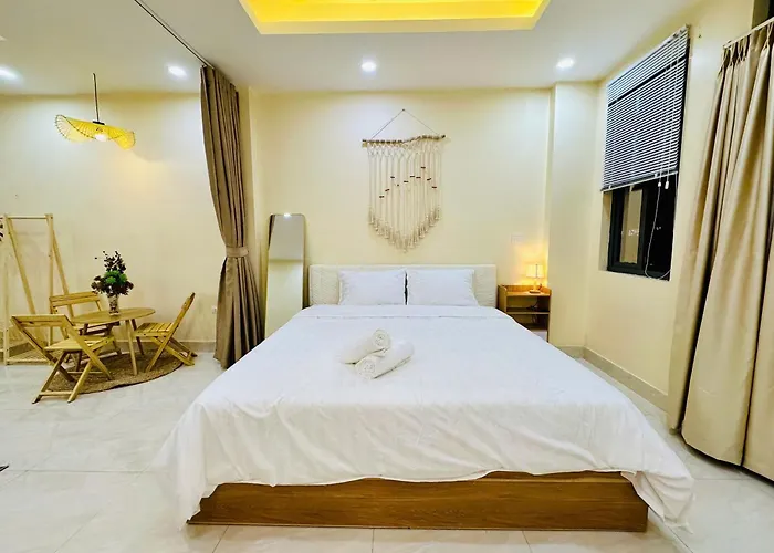 Vietnam Travelers Home 1 With Private Balcony