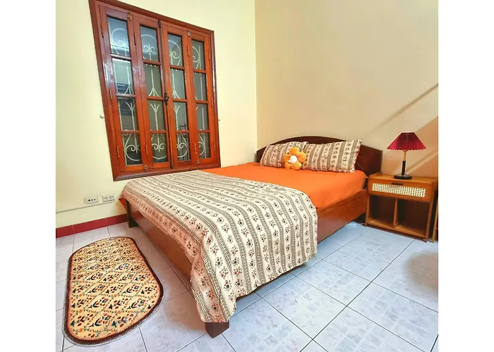 Lushstay Hanoi Train Street - Cozy