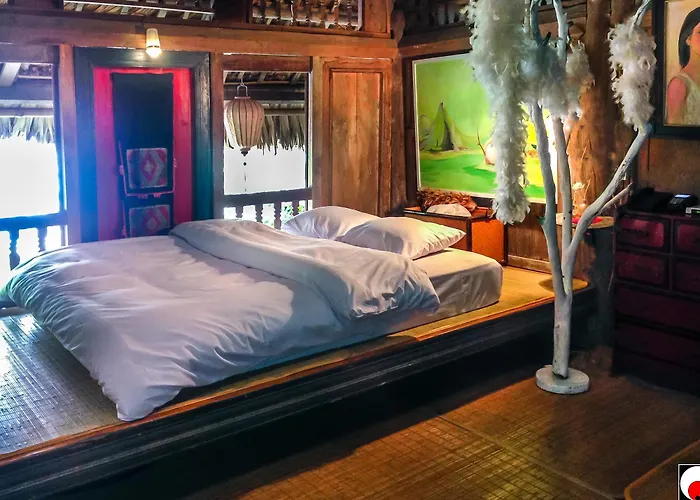 Dao Anh Khanh Studio Homestay
