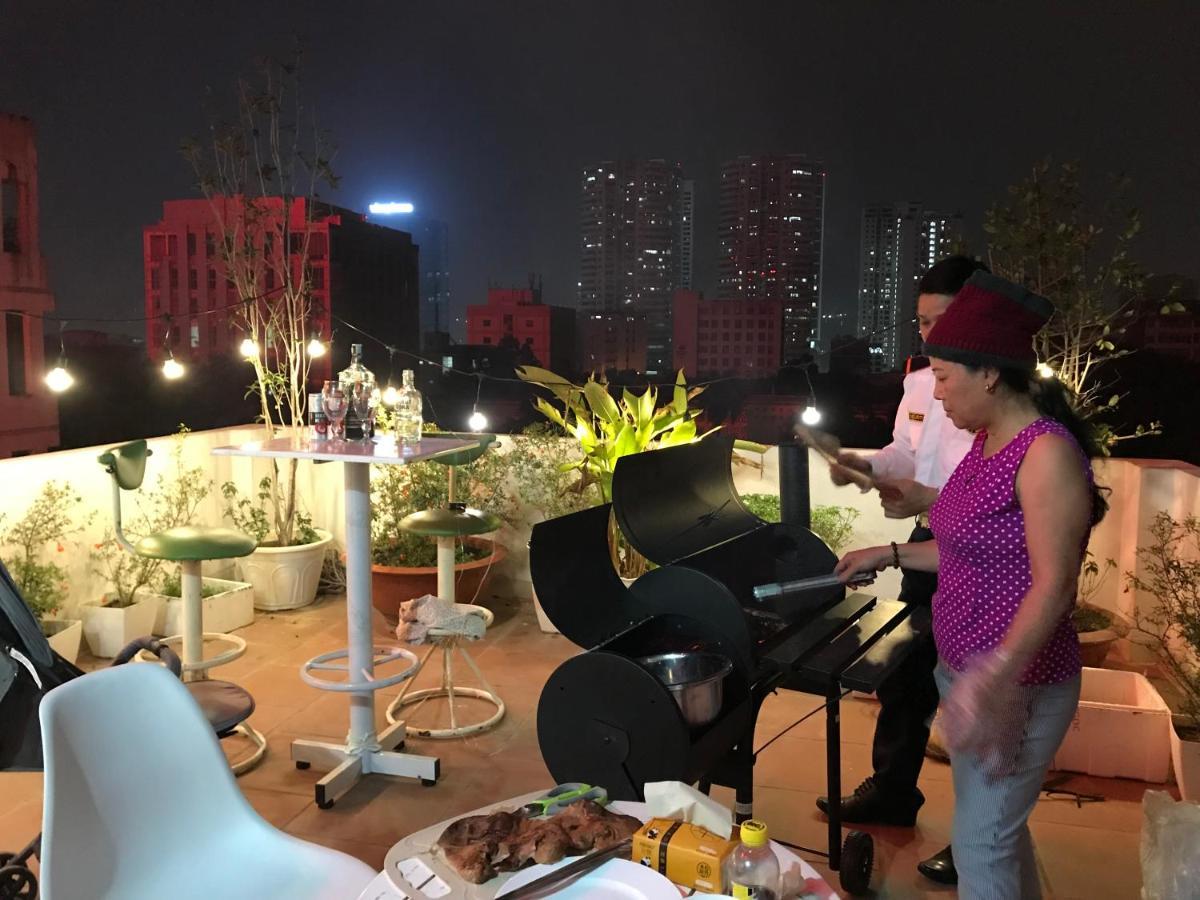 Khách sạn hẻo lánh Lyn House - Service Hoang Quoc Viet