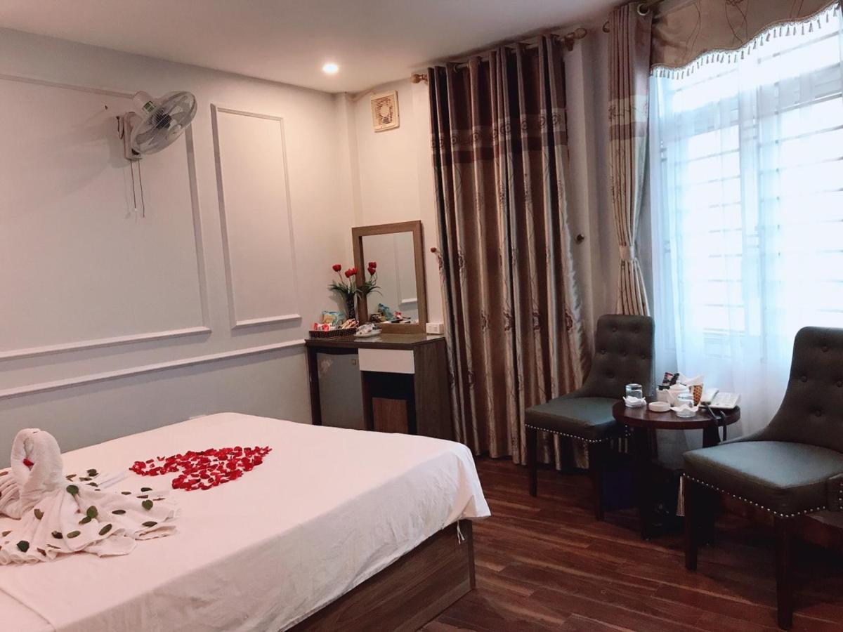 Viẹt Mỹ Hotel *