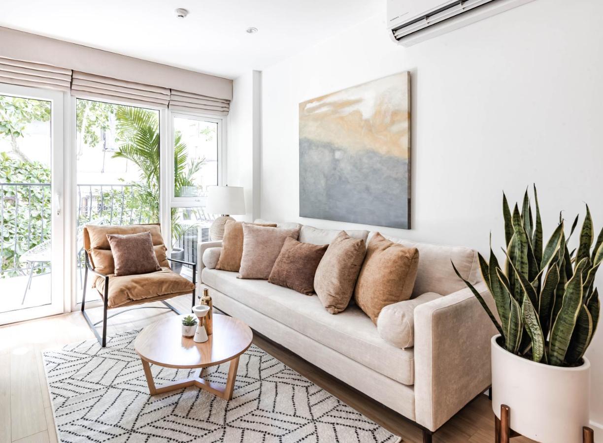 Harry's - The Old Quarter Rooftop Garden Apartment