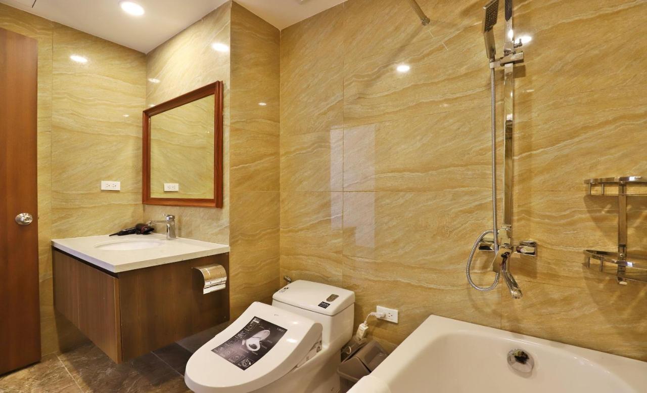 Luxe Paradise Tay Ho Khách sạn 4*