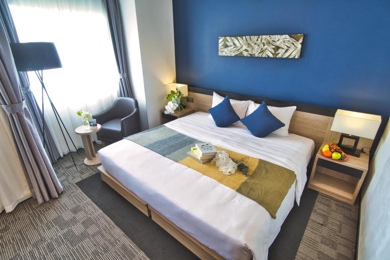 Roygent Parks 4*