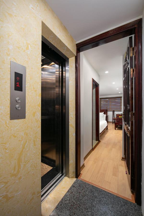 Little Hostel *
