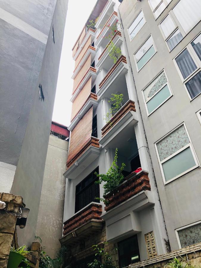 A Little House 85 Ve Ho * Hanoi