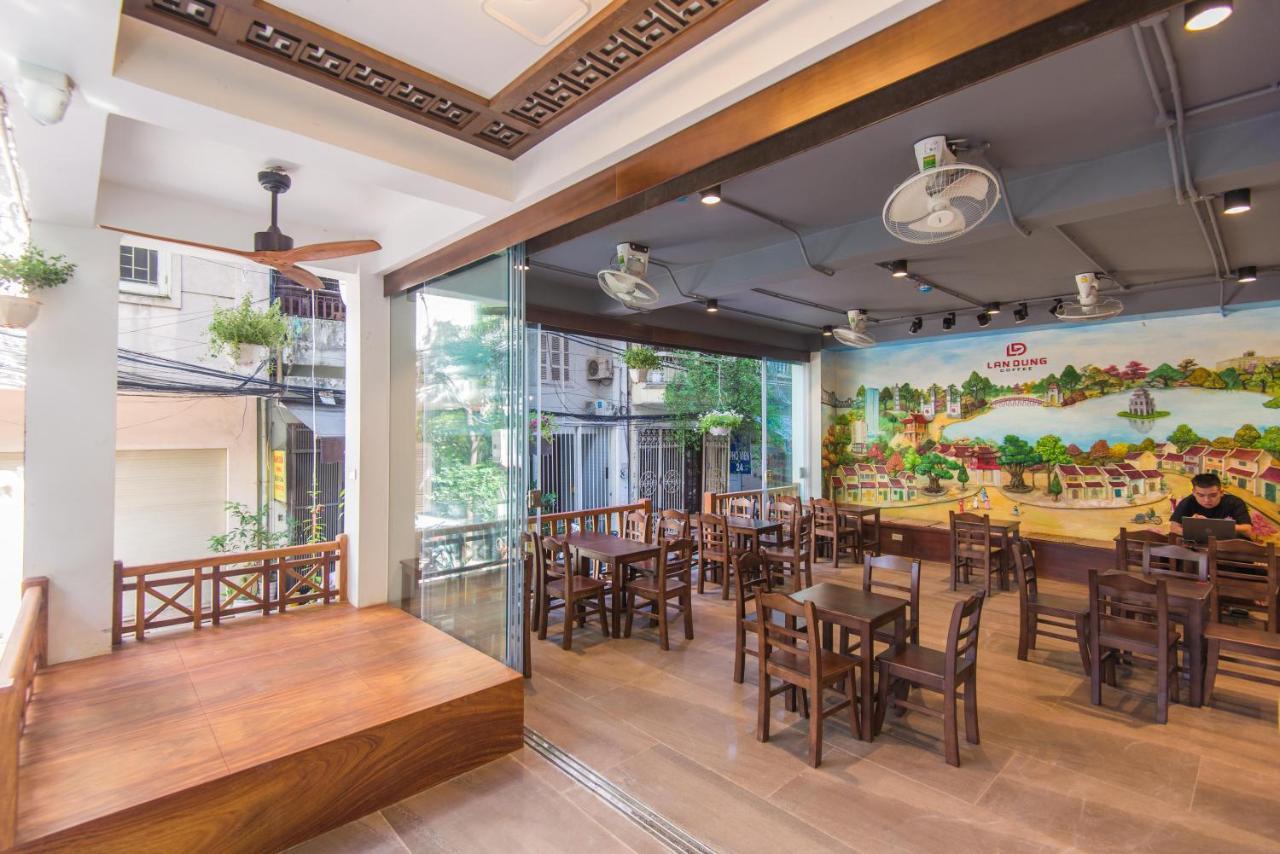 22housing & 81 Linh Lang Pangsapuri Hanoi