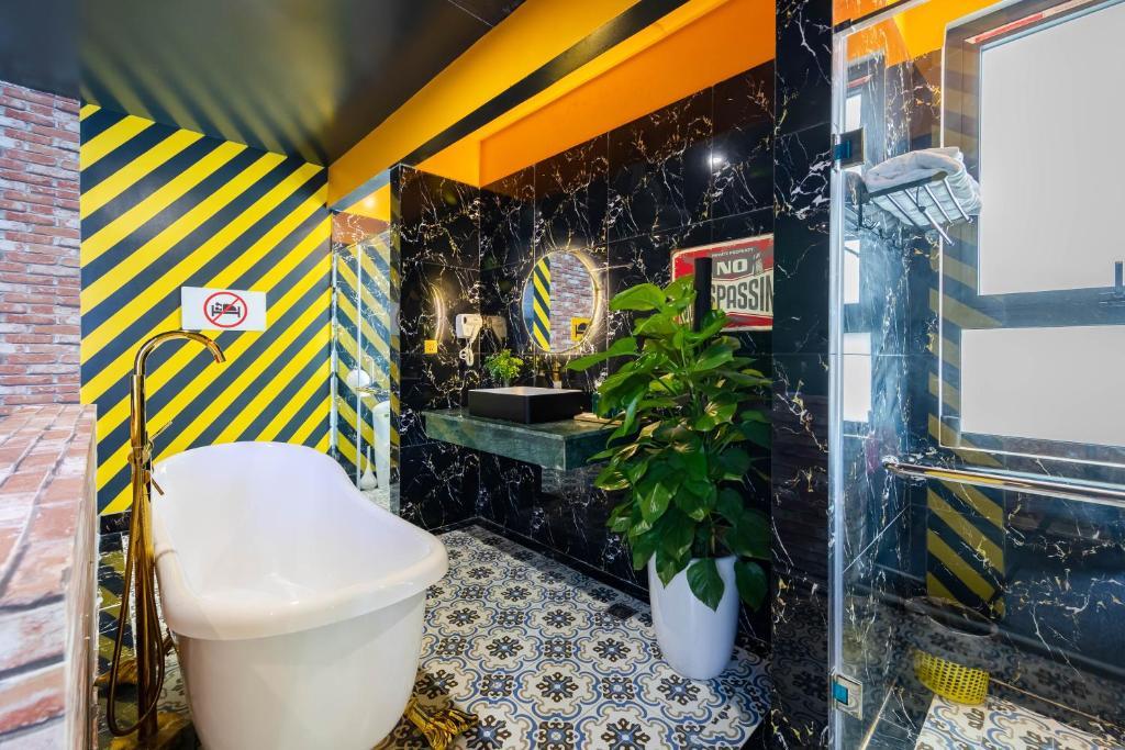 Zen Shunga Hotel Hanoi