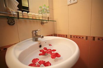 Golden Moon & Travel Hotel 3*