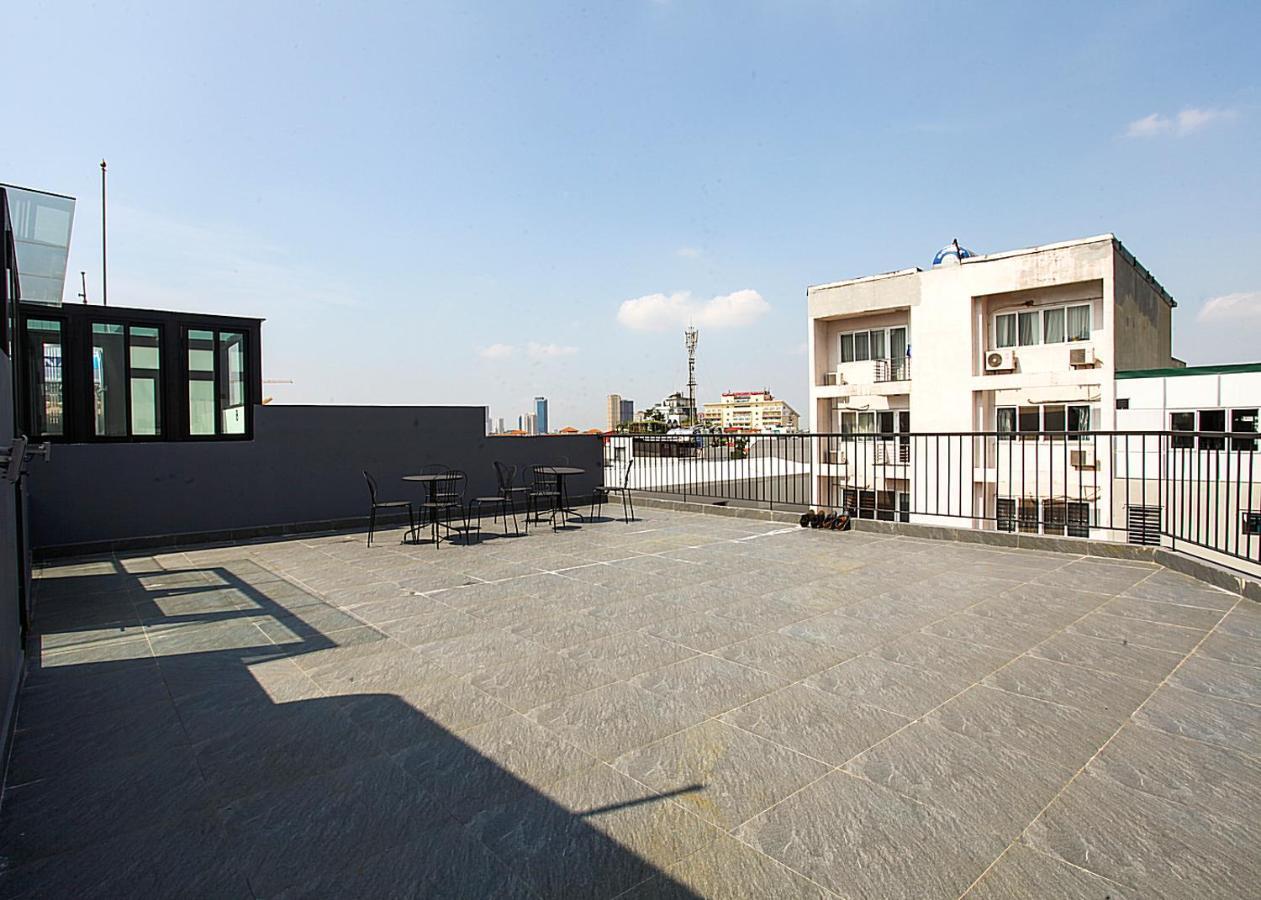 3 - Luxury In Tay Ho Street Apartment