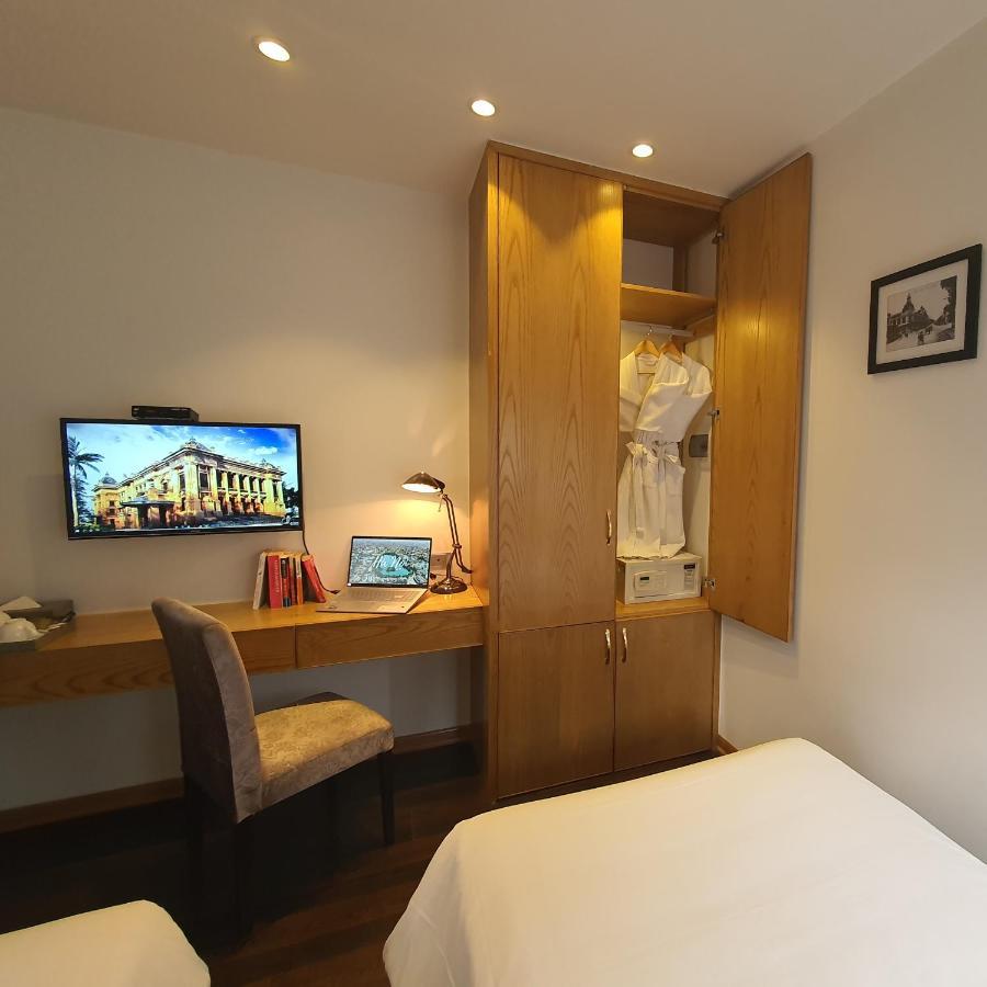 Paon & Hotel