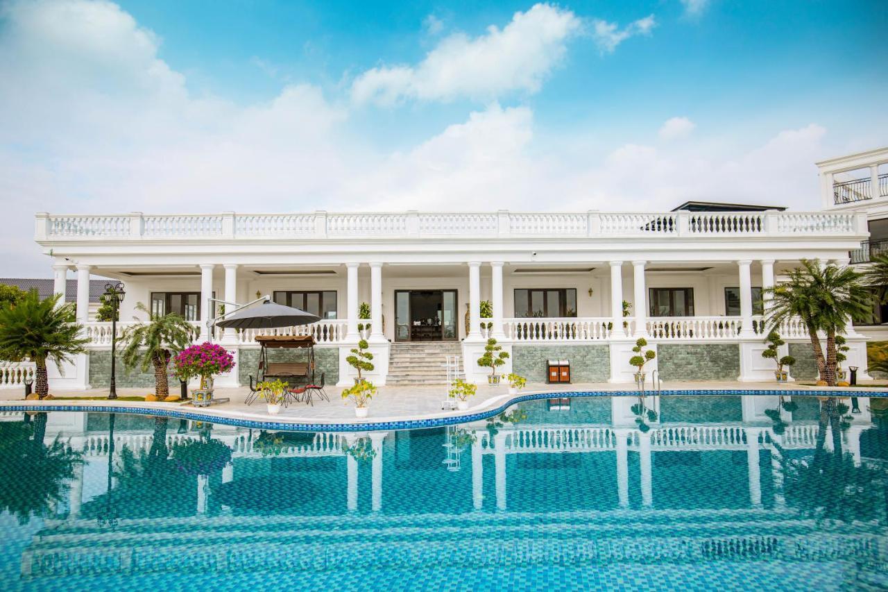 Glory Resort *
