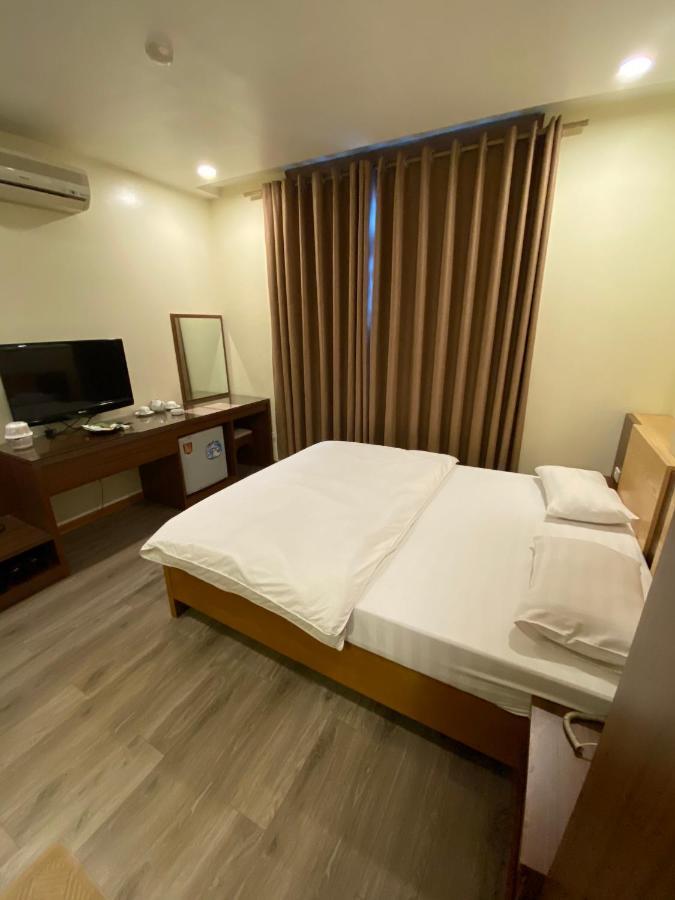 Ngoi Sao Hotel *