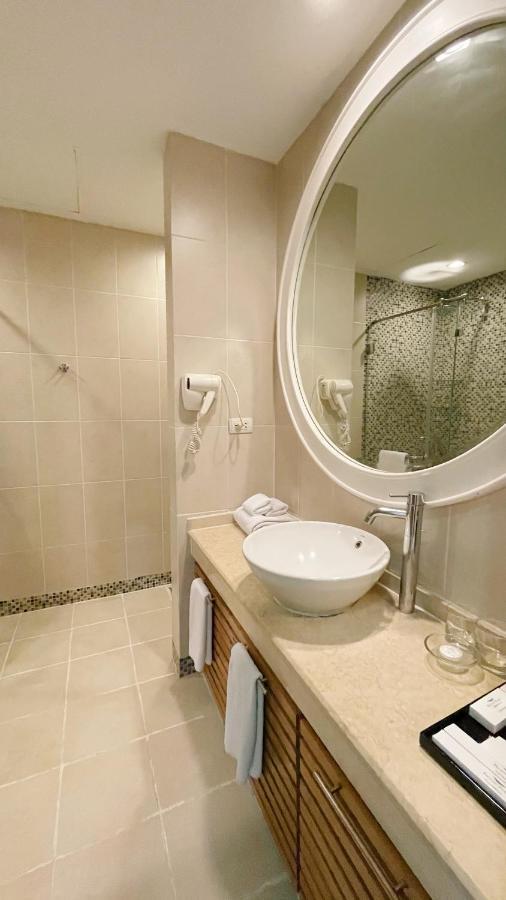 Pacific Place Serviced