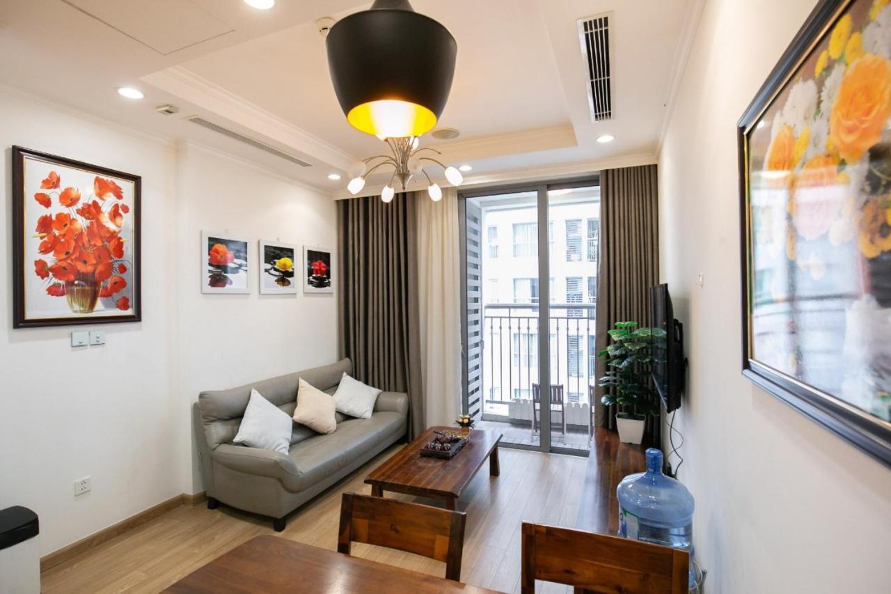 Apartment Bom Homes- Vinhomes Times City- Service *