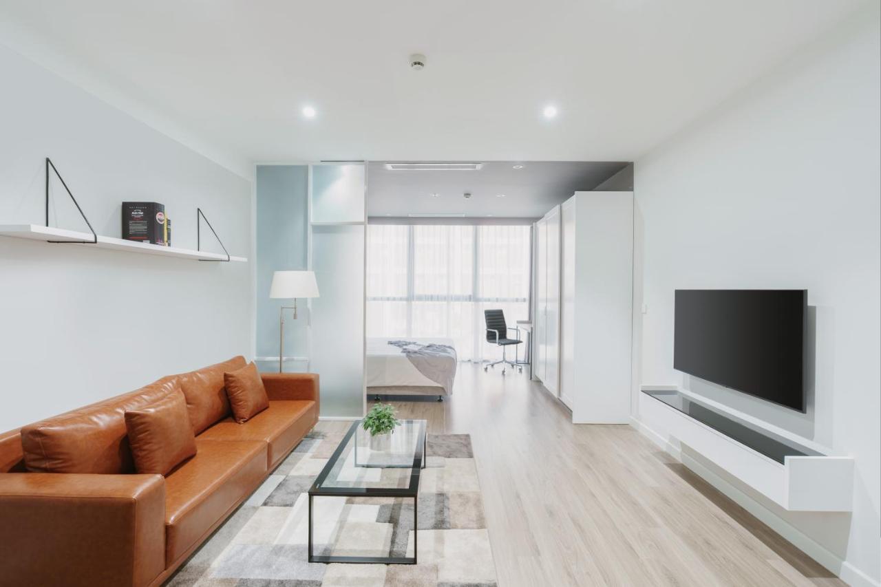 Lexington Westlake Apartment