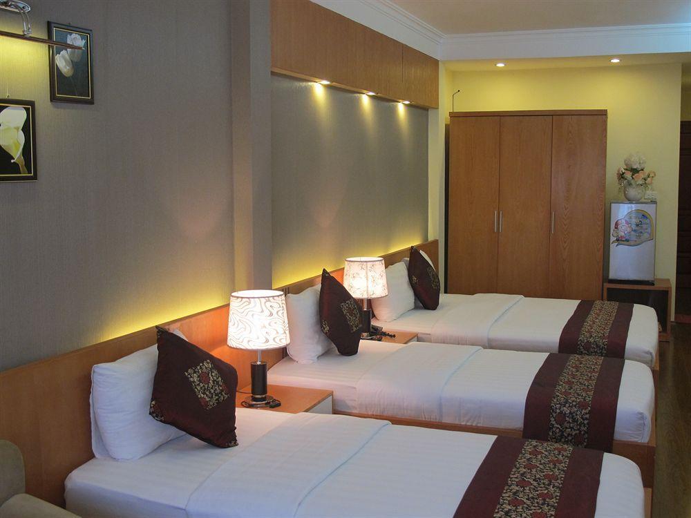 Hotel The Queen &