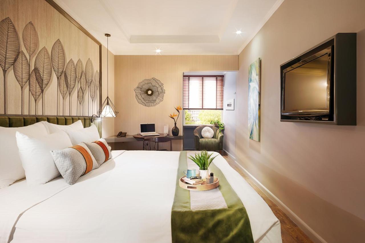 Center Silk & Travel