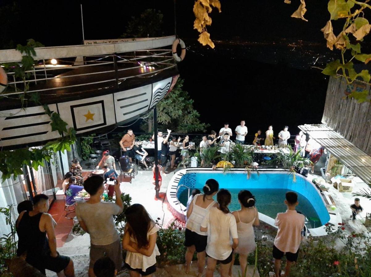 Du Thuyen Tam Dao Resort *