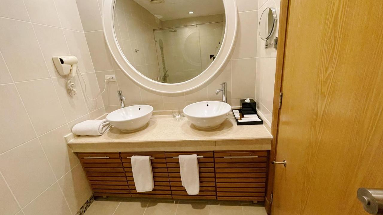 Pacific Place Serviced *