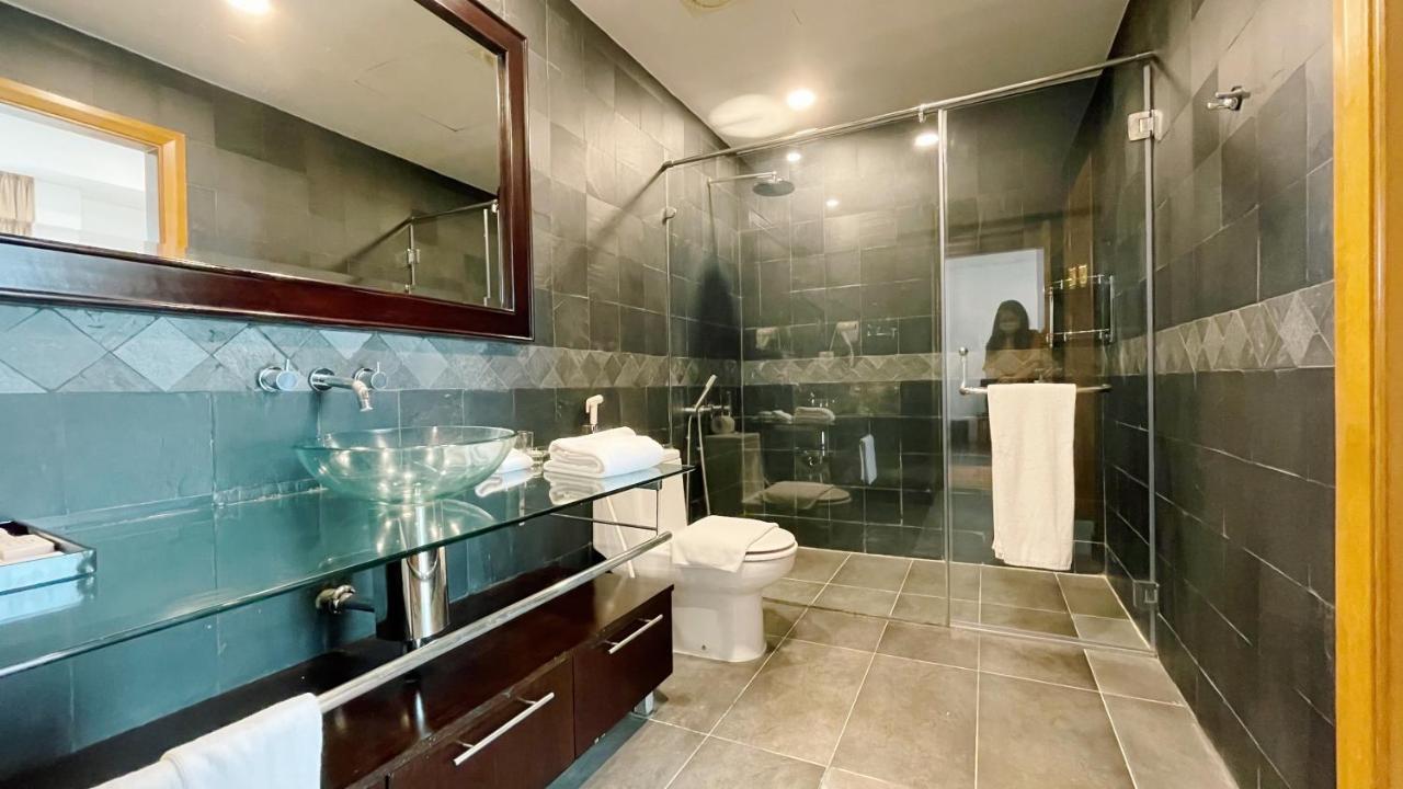 Pacific Place Serviced *