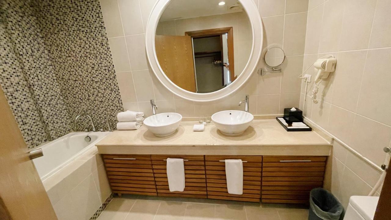 Pacific Place Serviced *