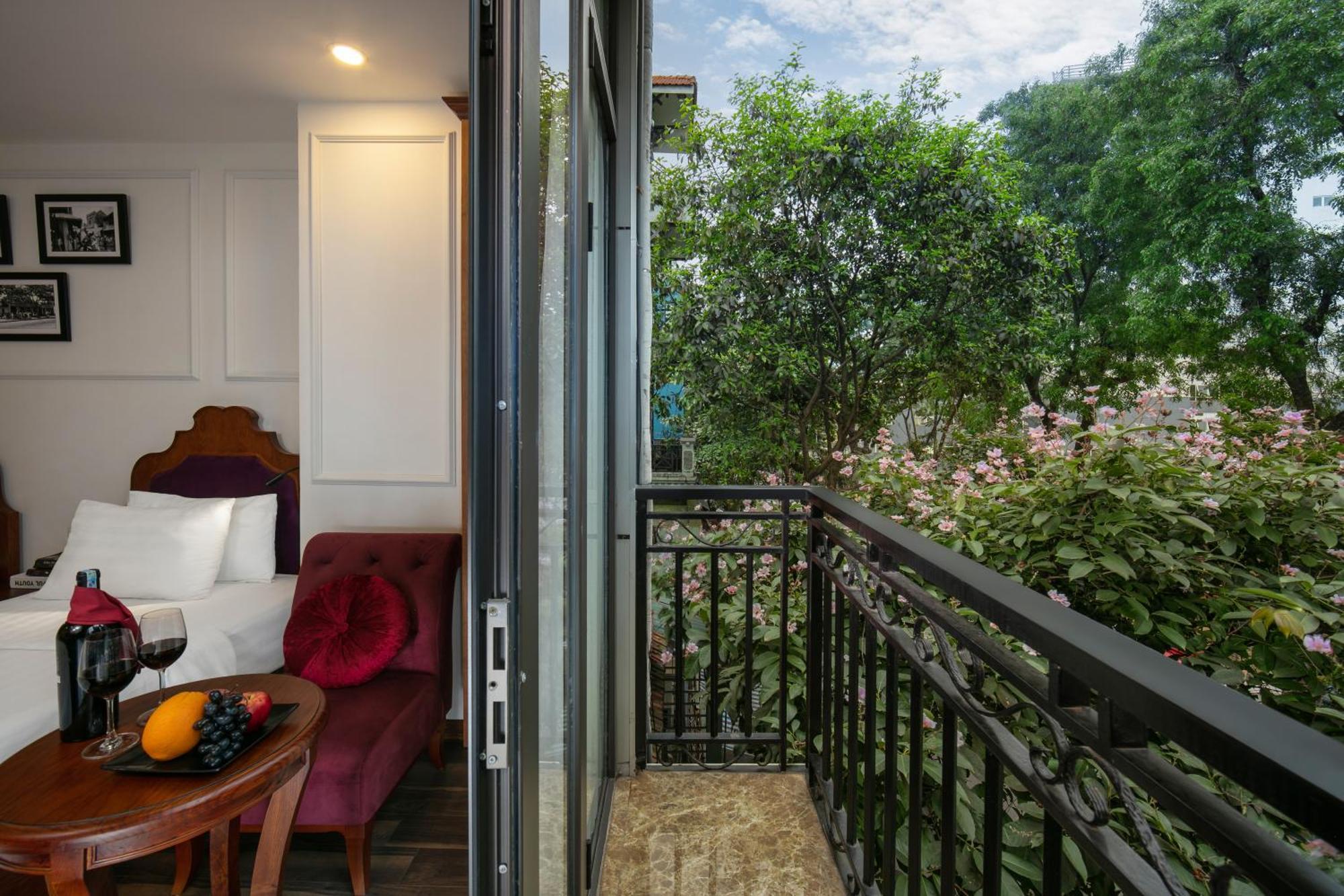 Vision Premium Hotel 3*