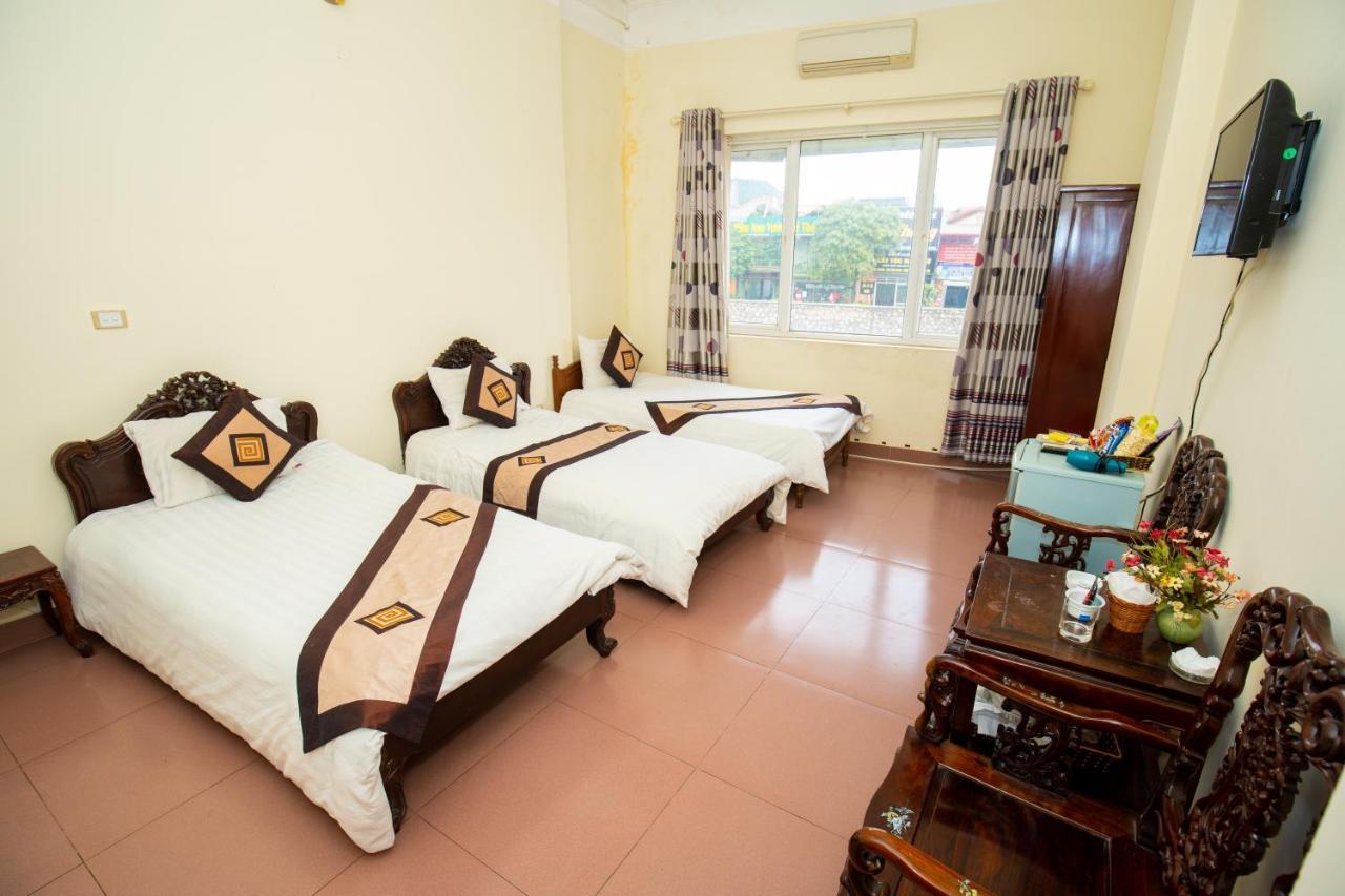 Ho Sen Xanh Hotel 2*